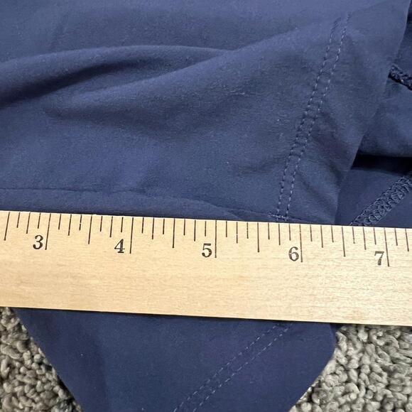 Under Armour Men’s Navy Fitted Shorts size Large - Picture 3 of 5